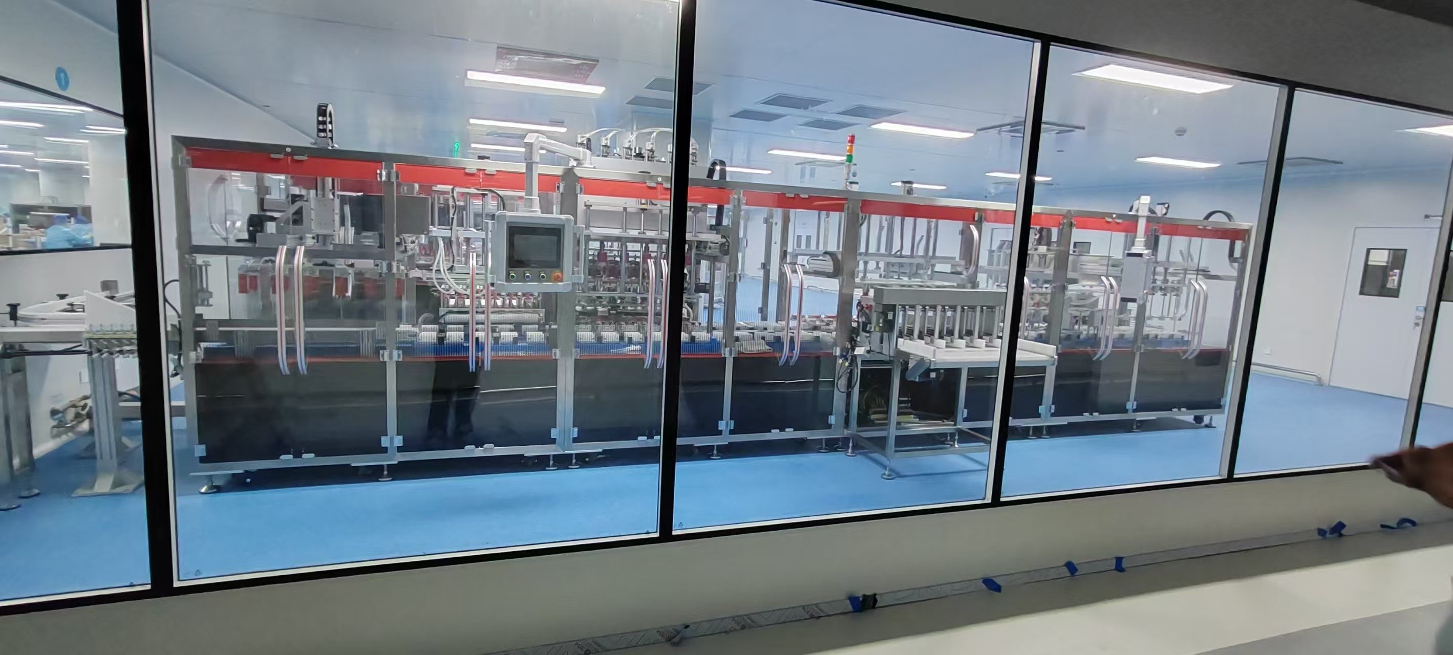 和力泰循環(huán)式水乳灌裝生產(chǎn)線